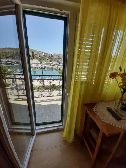 Apartmani Marta Marina Exteriér fotografie