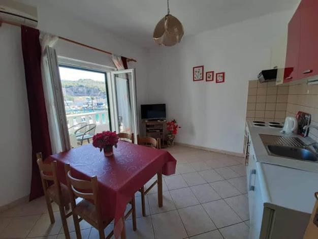 Apartmani Marta Marina Exteriér fotografie