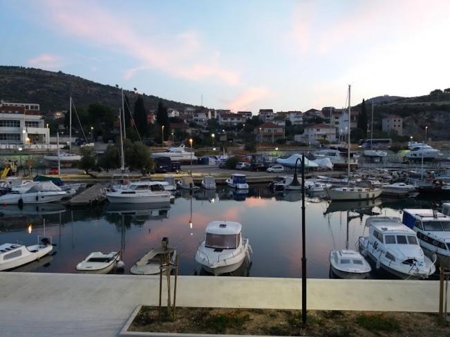 Apartmani Marta Marina Exteriér fotografie